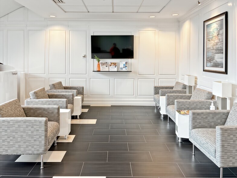 More Photos Of 10900 NE 4th St, Bellevue Coworking Space