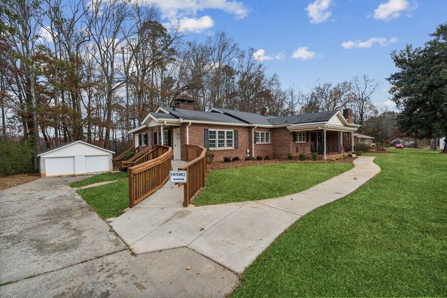 More Photos Of 5615 Cumming Hwy, Canton General Retail For Sale