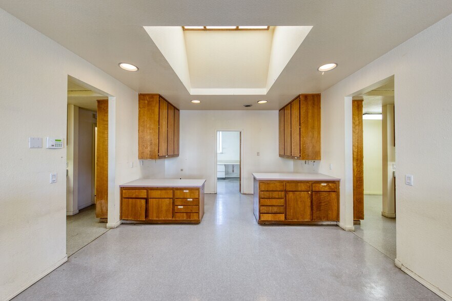 More Photos Of 2928 Eastern Ave, Sacramento Medical For Sale