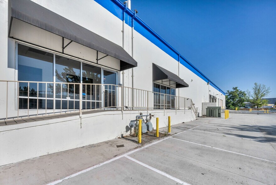 More Photos Of 575-585 Reactor Way, Reno Distribution For Lease