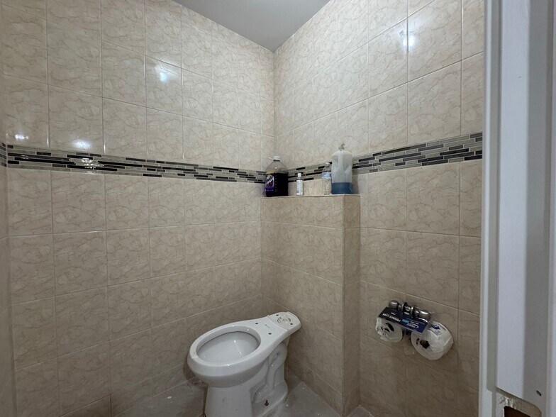 More Photos Of 6691 Broadway, Bronx Land For Lease