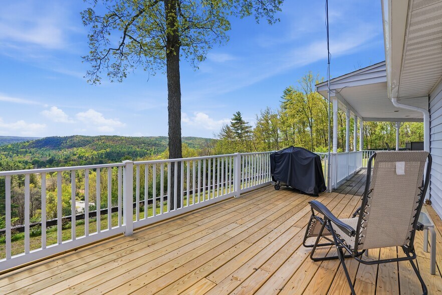 More Photos Of 120 Milford Hill Ln, Milford Flex For Sale