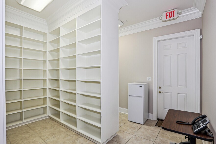 More Photos Of 3008 Langley Ave, Pensacola Office For Sale