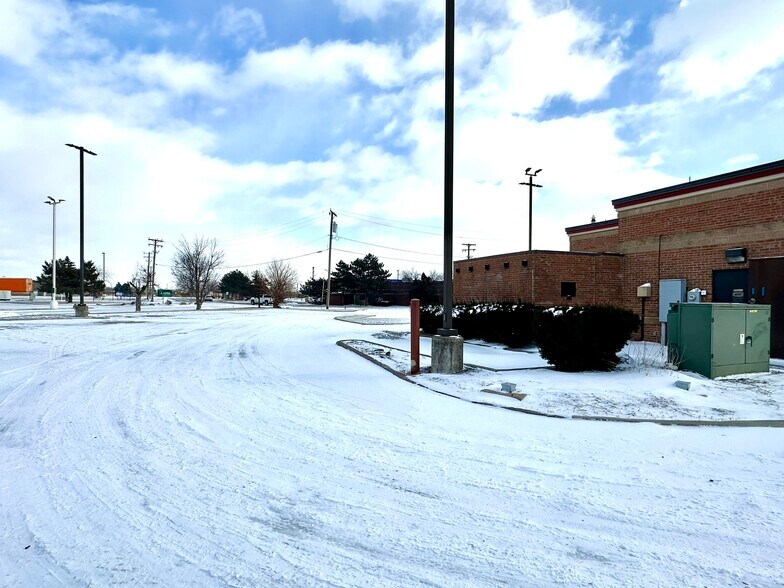 More Photos Of 18902 Northline Rd, Southgate Fast Food For Sale