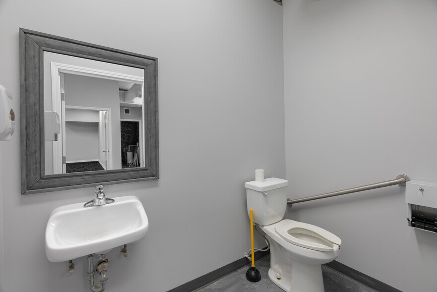 More Photos Of 9612 Franklin Av, Fort McMurray Freestanding For Lease