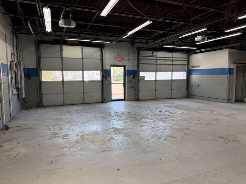More Photos Of 9 Van Zant St, Norwalk Auto Repair For Sale