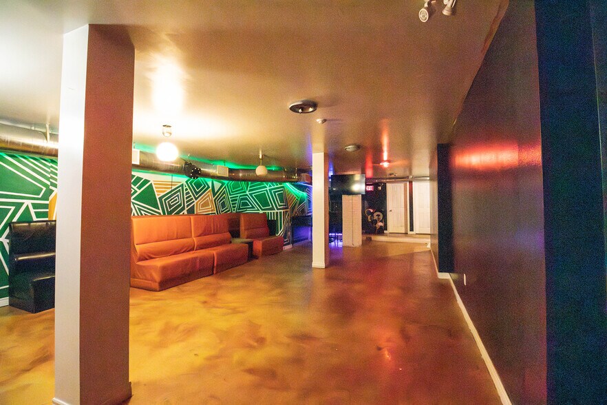 More Photos Of 108 St Paul St E, St Catharines Storefront Retail Office For Lease