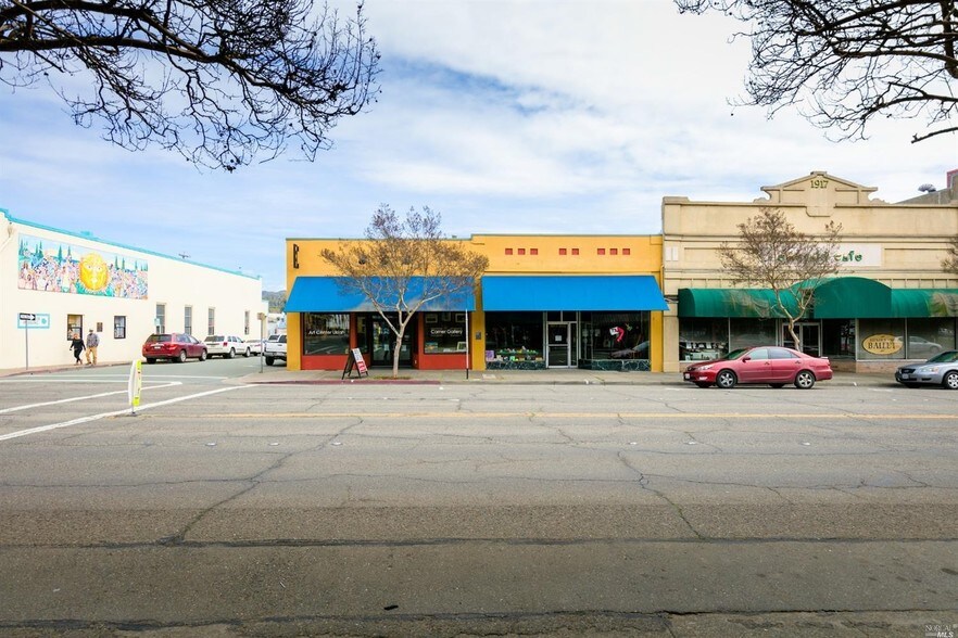 More Photos Of 201-203 S State St, Ukiah General Retail For Sale