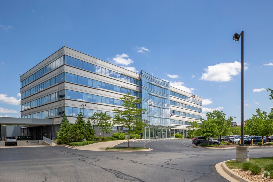 Primary Photo Of 9400 W Higgins Rd, Rosemont Coworking Space