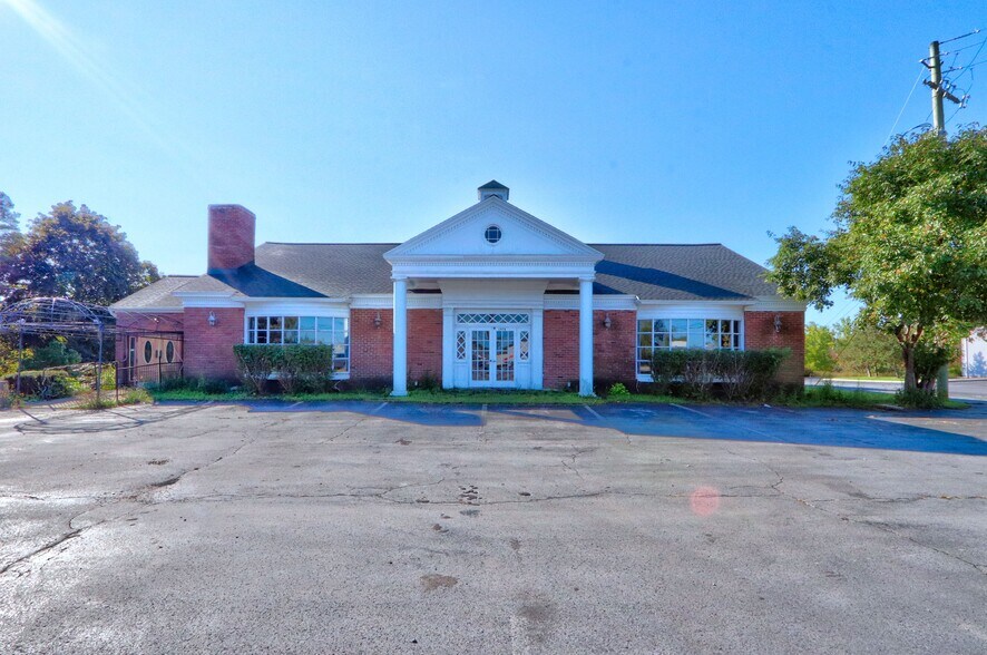 More Photos Of 1978 Route 5 & 20, Waterloo Township Restaurant For Lease