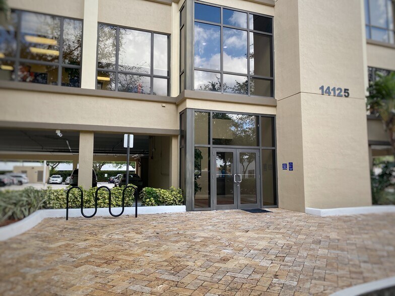 More Photos Of 14125 NW 80th Ave, Miami Lakes Office For Sale
