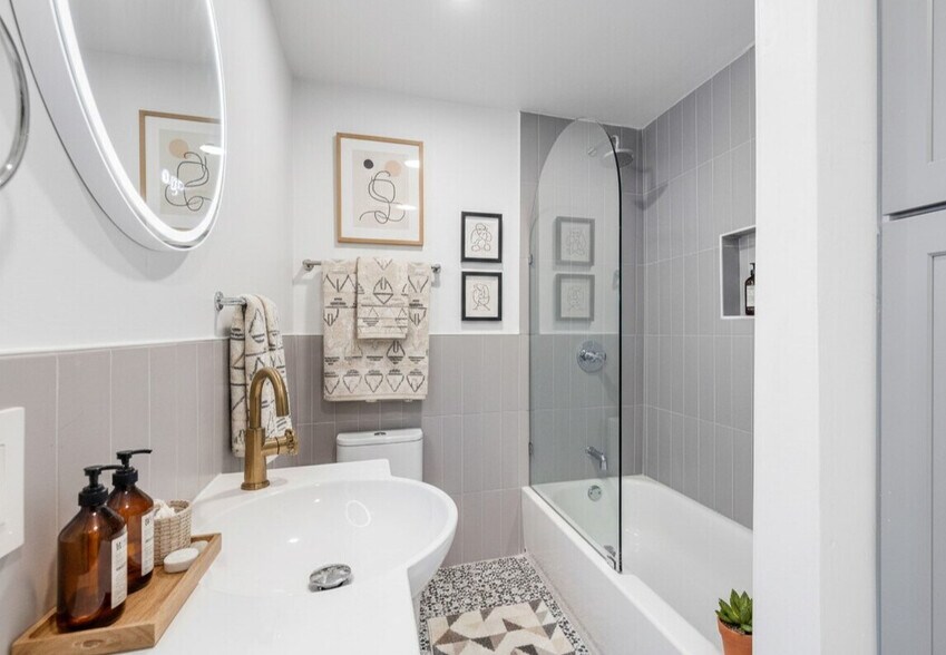 More Photos Of 3055 Future St, Los Angeles Apartments For Sale