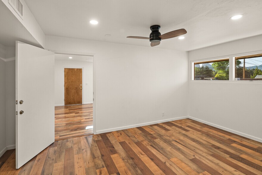 More Photos Of 450 Jordan Rd, Sedona Office Residential For Sale