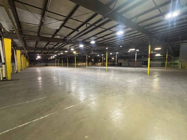 More Photos Of 1040 Higgs Rd, Lewisburg Warehouse For Lease