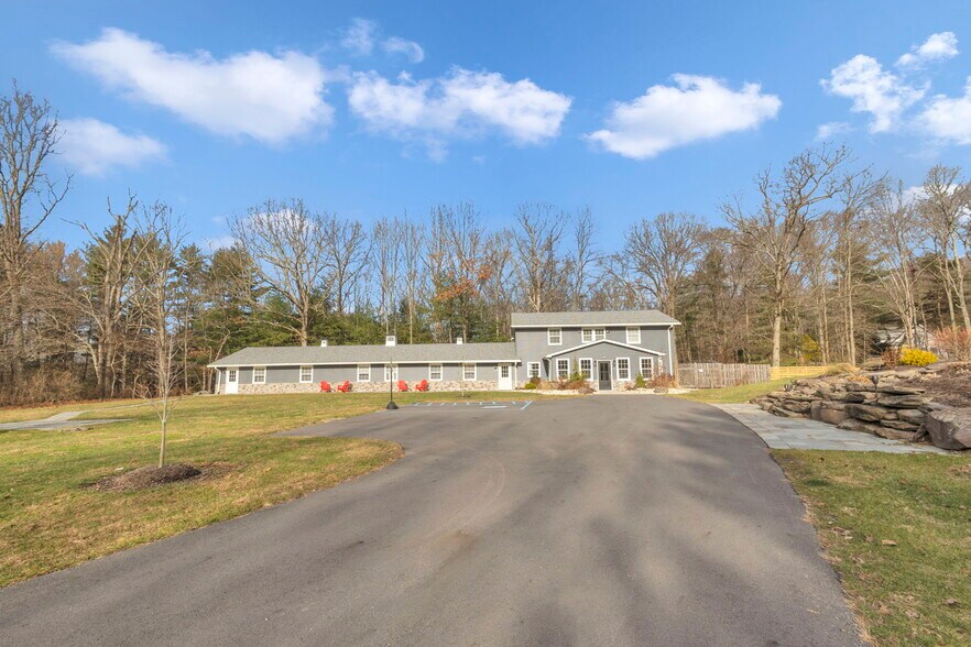 More Photos Of 106 Carr St, Nicholson Assisted Living For Sale