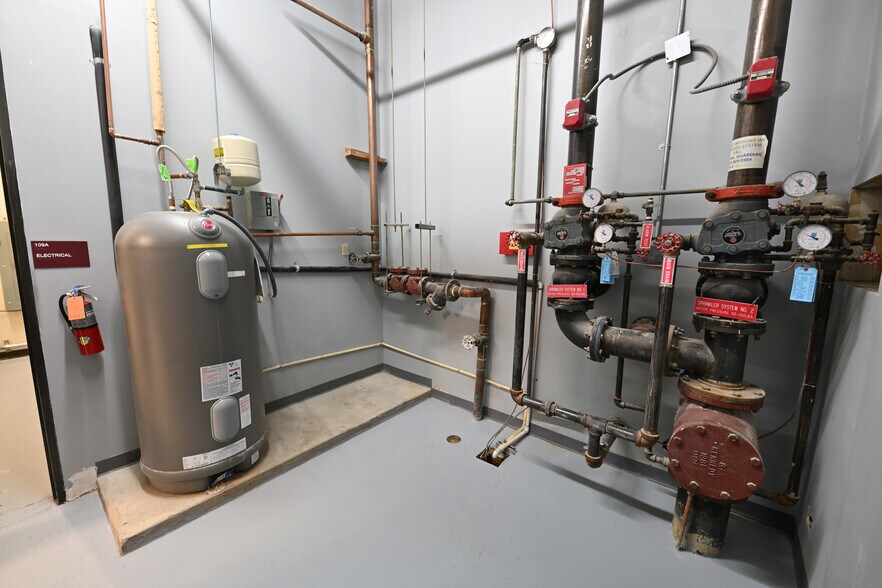 More Photos Of 13526 Nacogdoches Rd, San Antonio Flex For Lease