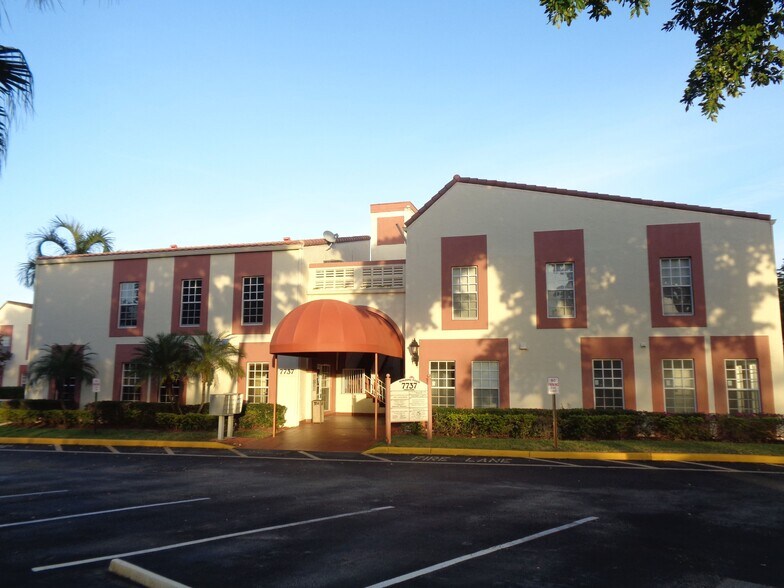 More Photos Of 7737 N University Dr, Tamarac Medical For Sale
