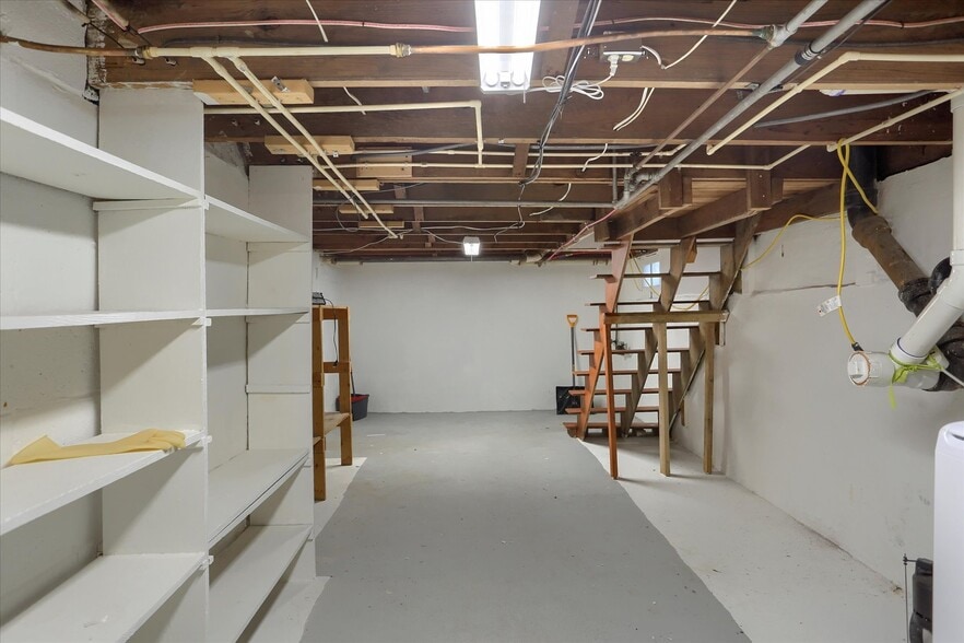 More Photos Of 1918 Carlisle Rd, York Office Residential For Lease