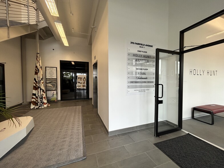 More Photos Of 375 Fairfield Ave, Stamford Showroom For Lease
