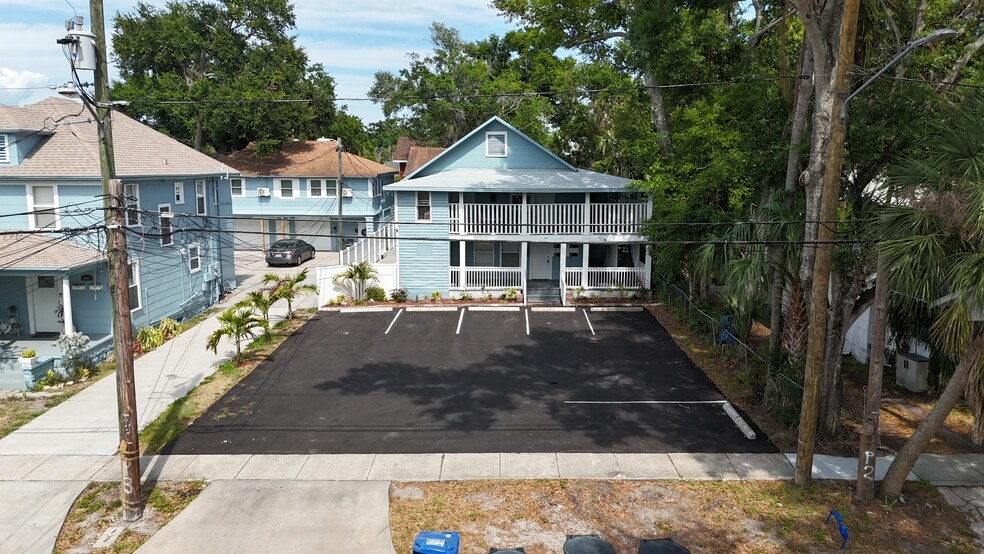 More Photos Of 945 Crescent Lake Dr N, Saint Petersburg Apartments For Sale