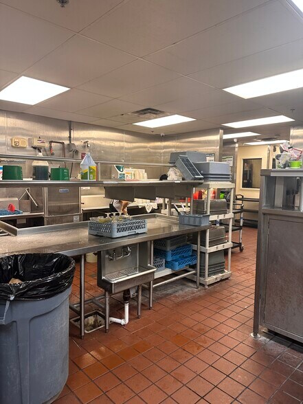More Photos Of 4050 NW Federal Hwy, Jensen Beach Restaurant For Sale