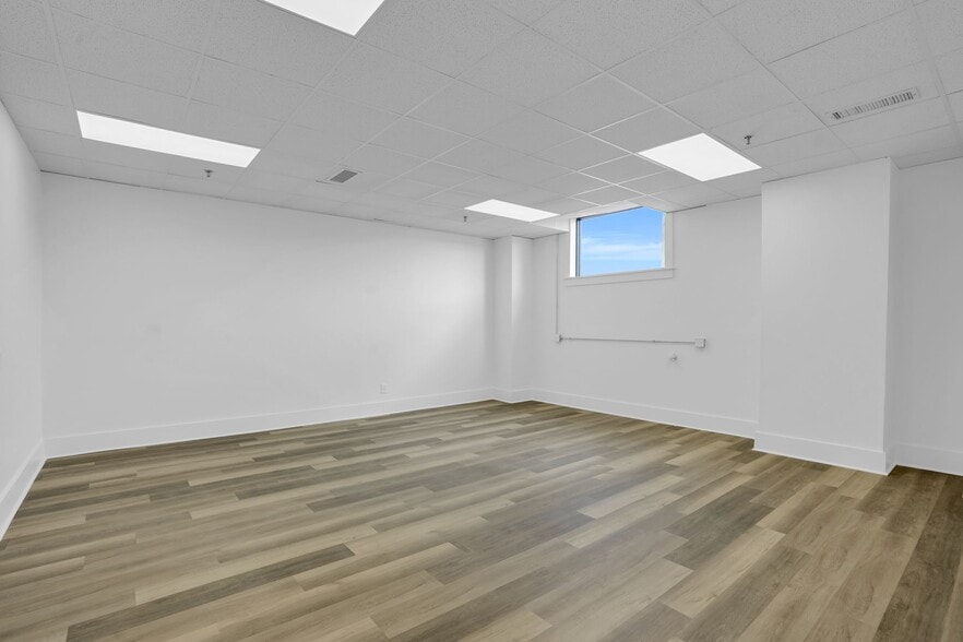 More Photos Of 1109 E Ozark Ave, Gastonia Warehouse For Lease