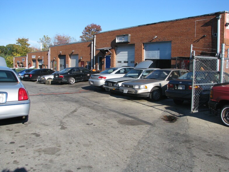 More Photos Of 4426 Beech Rd, Temple Hills Service For Lease