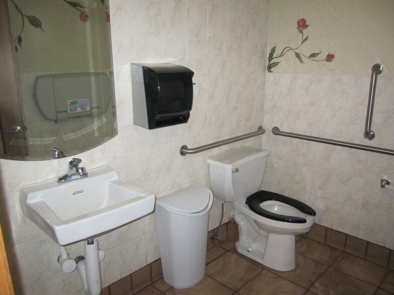 More Photos Of 6511 Ware Rd, Lino Lakes Storefront For Lease