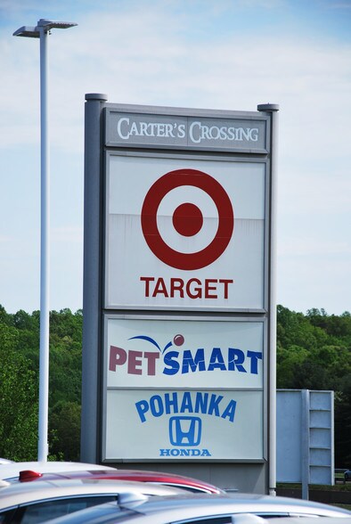 More Photos Of 27 S Gateway Dr, Fredericksburg Storefront For Sale