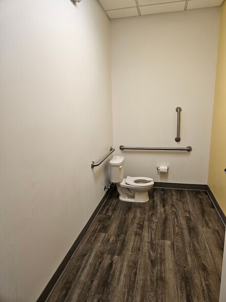 More Photos Of 501 NW 4th St, Evansville Industrial For Sale