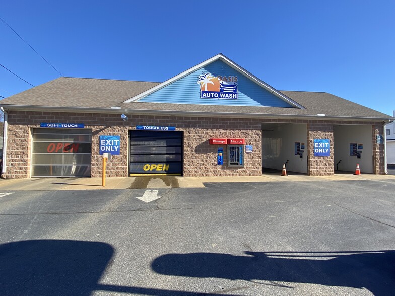 Primary Photo Of 127 W Main St, Stafford Springs Carwash For Sale