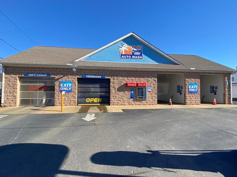 Primary Photo Of 127 W Main St, Stafford Springs Carwash For Sale