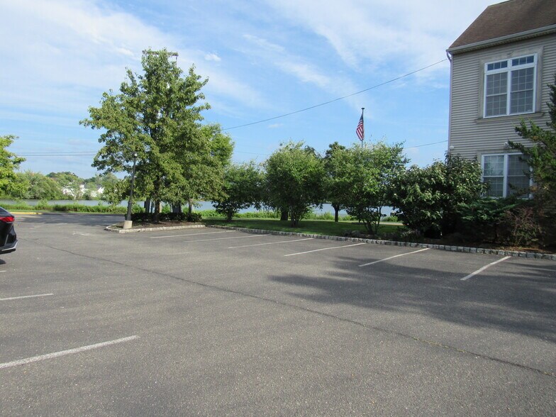 More Photos Of 100 Lakeview Ave, Jamesburg Medical For Lease