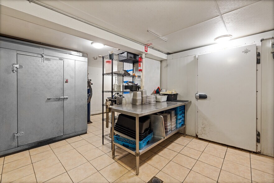 More Photos Of 762 Franklin Ave, Brooklyn Storefront Retail Residential For Lease