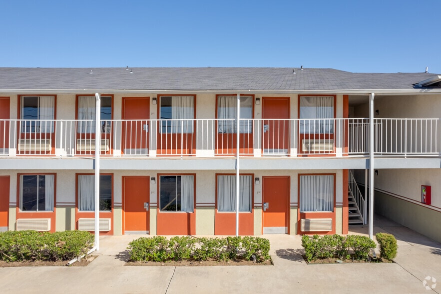 More Photos Of 7400 S May Ave, Oklahoma City Hotel For Sale