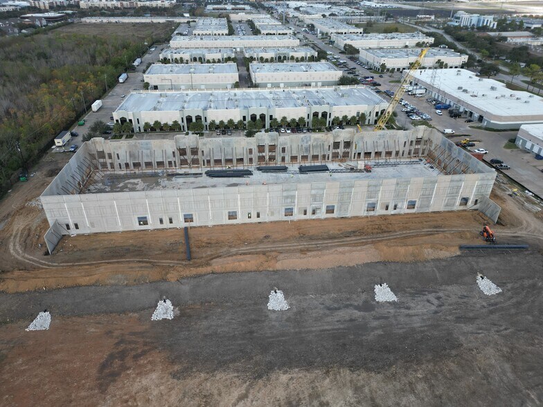 More Photos Of 9220 Kirby Dr, Houston Unknown For Lease