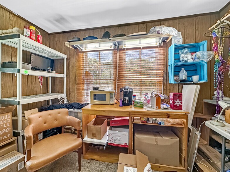 More Photos Of 1505 S Hwy 95A, Cantonment Freestanding For Sale