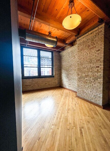 More Photos Of 231 E Buffalo St, Milwaukee Office For Sale