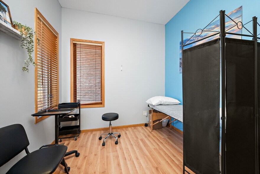 More Photos Of 16015 NE Central Ave, Ham Lake Office For Sale