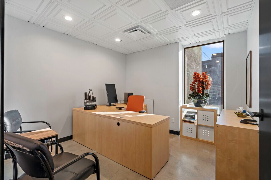 More Photos Of 4600 W American Ave, Bakersfield Office For Sale