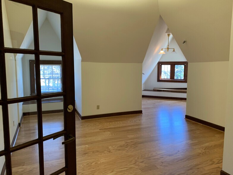 More Photos Of 426 Old Salem Rd, Winston-Salem Office For Lease