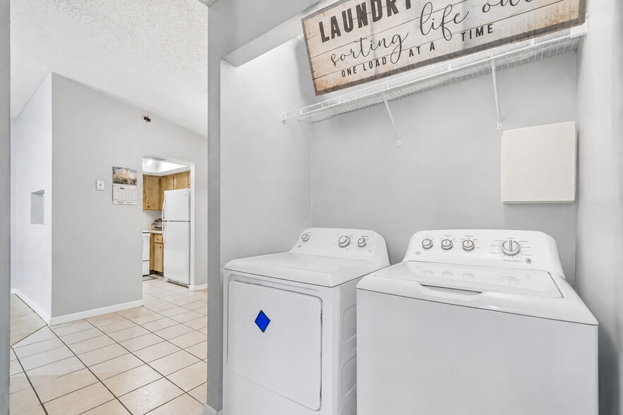 More Photos Of 3132 Bloomingdale Villas Ct, Brandon Apartments For Sale