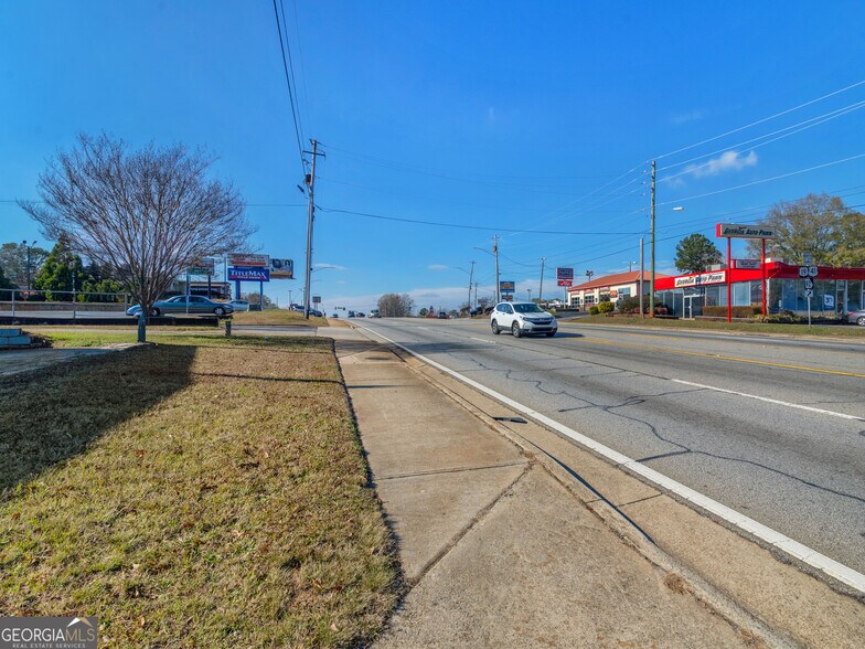 More Photos Of 1300 W Taylor St, Griffin General Retail For Sale