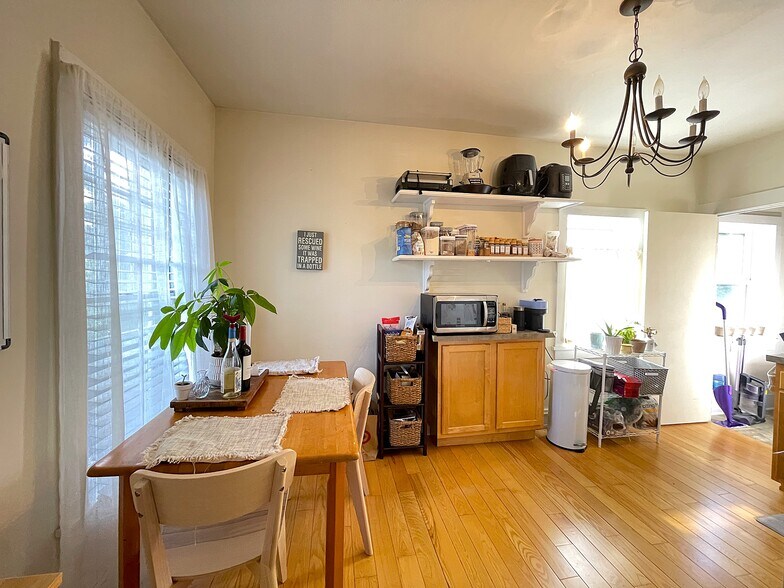 More Photos Of 205 Brooklea Dr, Fayetteville Office Residential For Sale