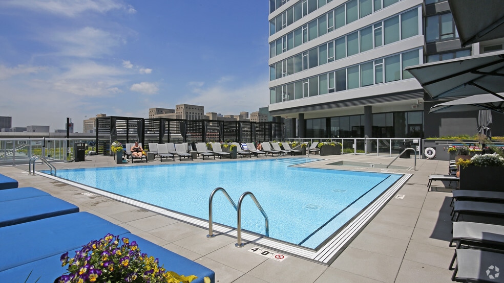 More Photos Of 720 S Wells St, Chicago Multifamily For Sale