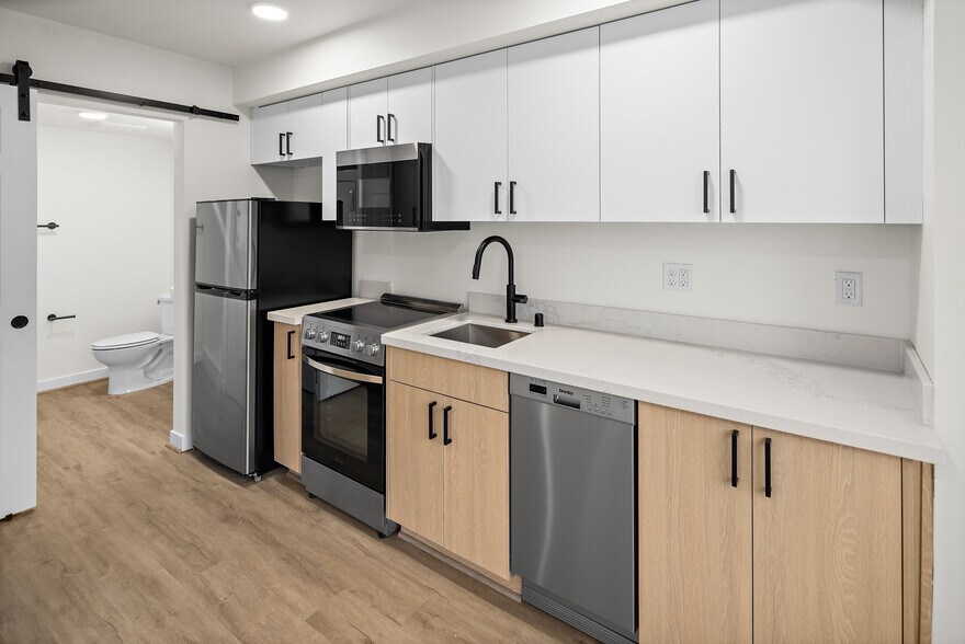 More Photos Of 711 N 35th St, Seattle Apartments For Lease