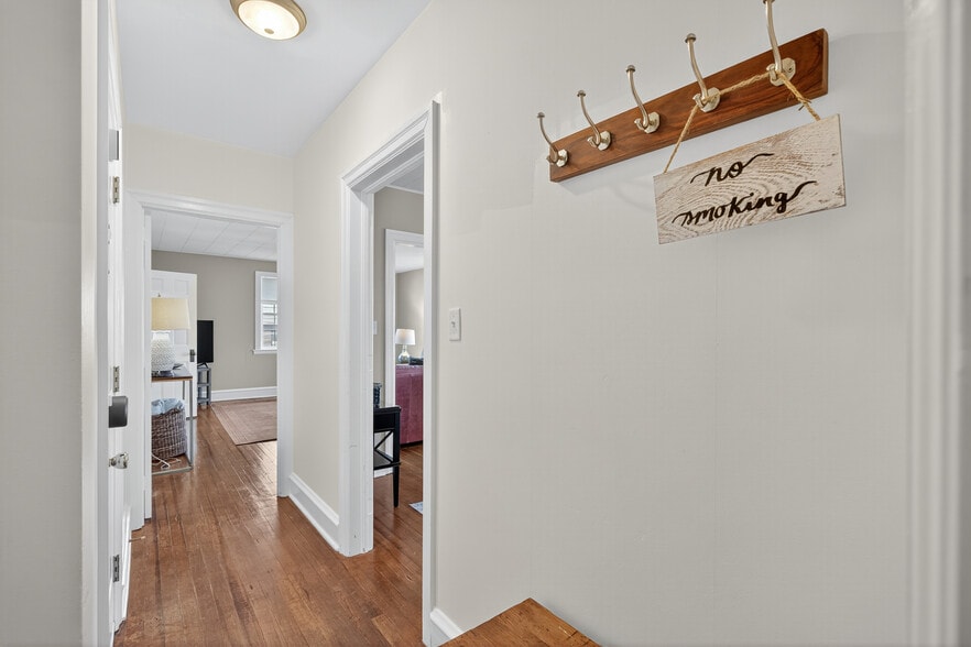 More Photos Of 51 N Main St, Manheim General Retail For Sale