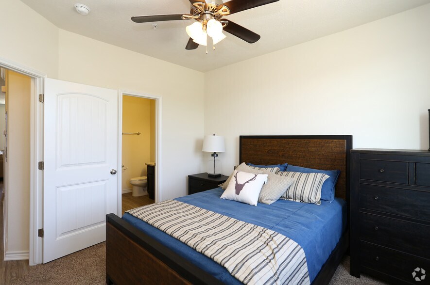 More Photos Of 2888 Nash St, Bryan Apartments For Sale