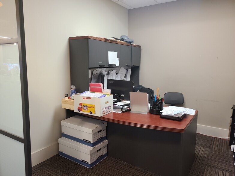 More Photos Of 5 Shore Ln, Bay Shore Apartments For Lease