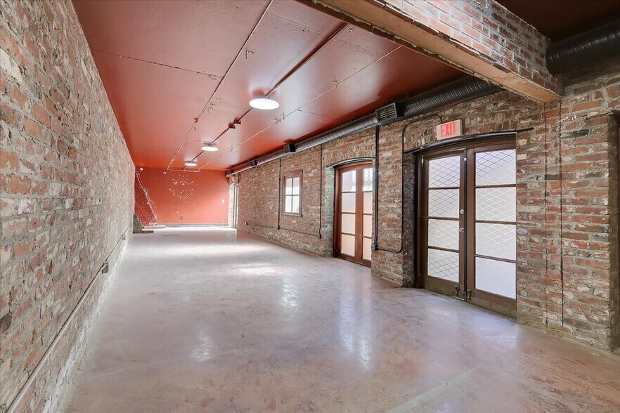 More Photos Of 900-906 2nd St, Sacramento Storefront For Lease